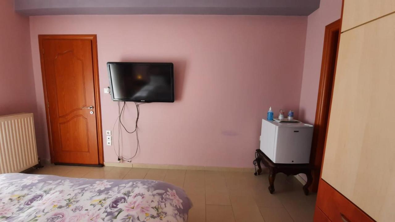 Ioannis - Room With Balcony Near Limnopula Gavrolimni Exteriör bild